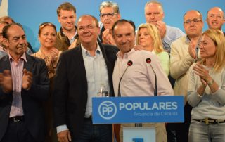 Monago junto a León, único precandidato a la presidencia del PP en la provincia de Cáceres, de cara al 12 Congreso Provincial