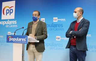 RAFA MATEOS Y JOSÉ A. SÁNCHEZ jULIÁ EN RUEDA DE PRENSA