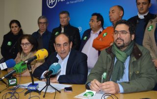 Diego Sánchez Duque junto a miembros del PP de la Comarca de Campo Arañuelo