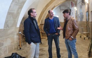 Rafa Mateos junto a Sánchez Juliá y M. Bejarano en la plaza de toros de Cáceres