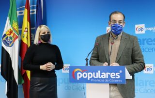 Rafa Mateos y Elena Manzano en rueda de prensa