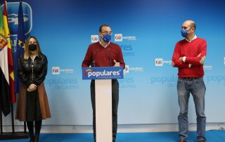 Rafa Mateos, María Guardiola y J. Ángel Sánchez Juliá