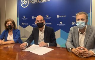 Los Diputados del PP José A Sánchez, Paloma López y José Antonio Hernández