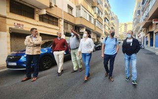 Rafa Mateos visita la barriada El Perú