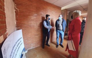 RAFA MATEOS JUNTO A VECINOS DE ALDEA MORET AFECTADOS