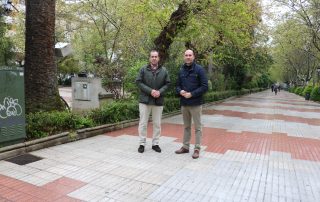 Rafa Mateos y José A. Sánchez Juliá en el Paseo de Cánovas